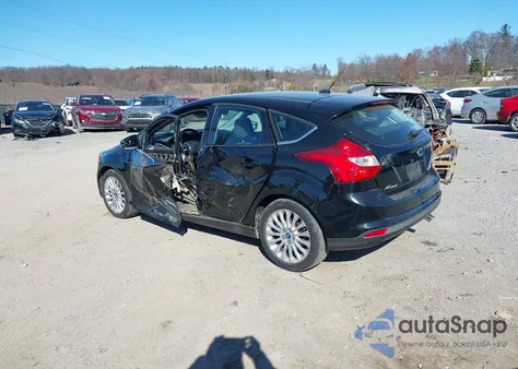 2012 Ford Focus Titanium из США, поврежденный, VIN 1FAHP3N28CL260018